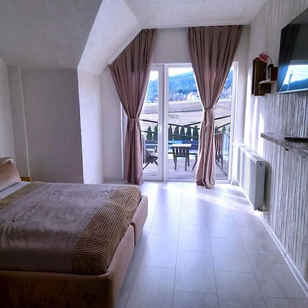 Hotel Four Seasons In Carpathians Myhowe Exterior foto