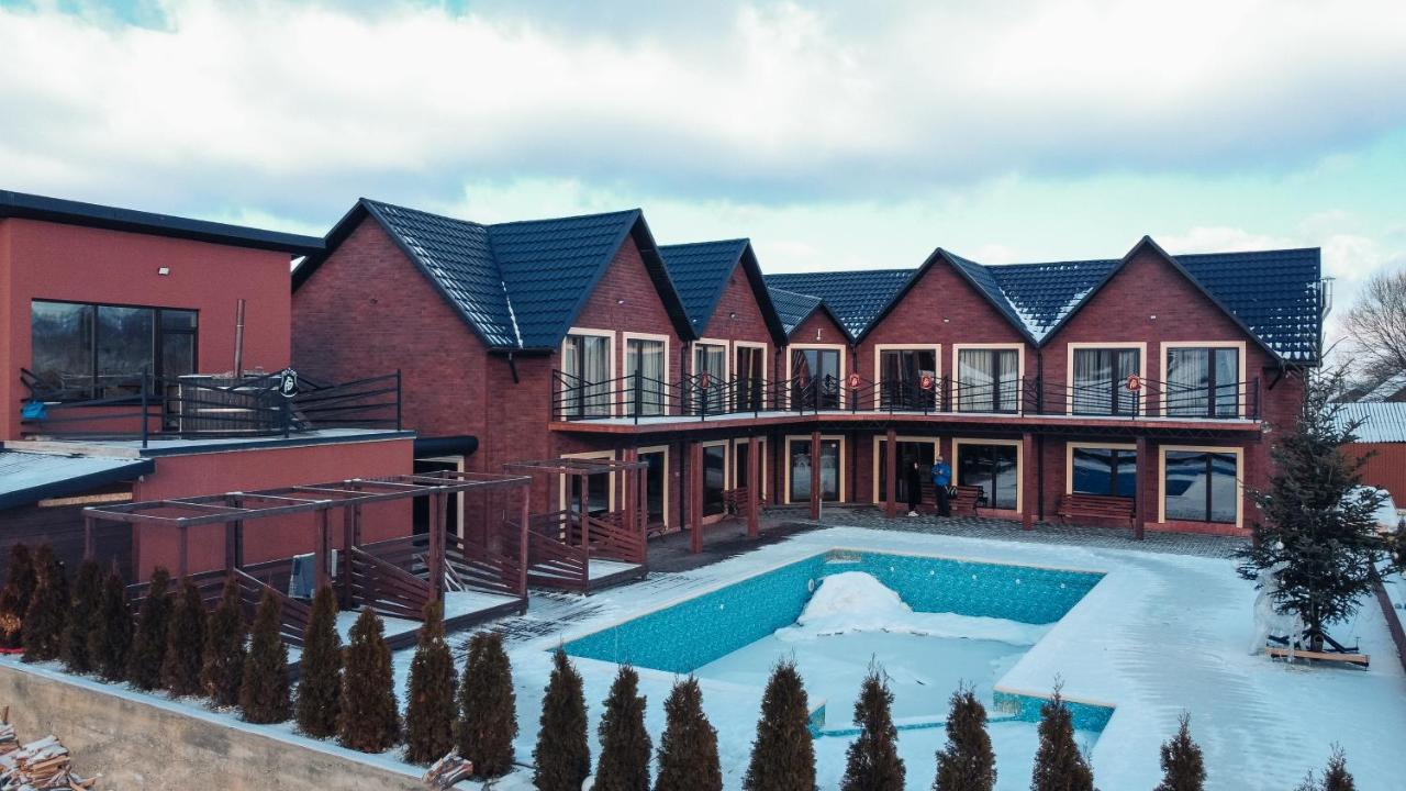 Hotel Four Seasons In Carpathians Myhowe Exterior foto